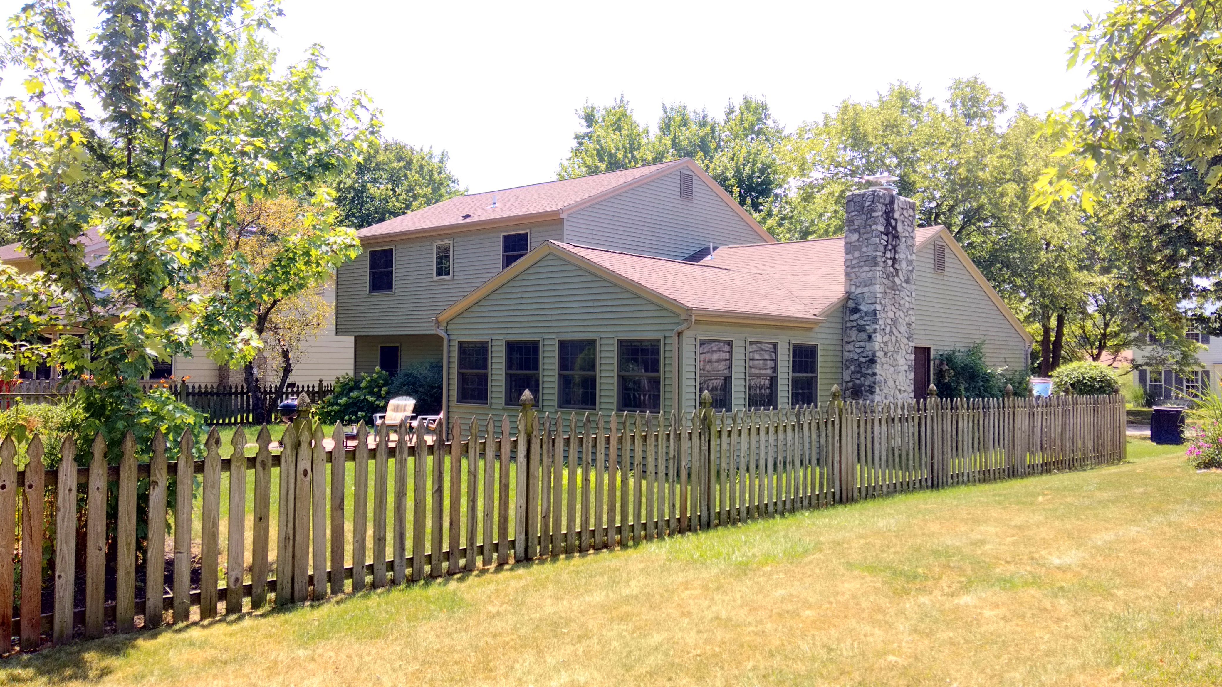 4704 Oak Creek Drive Fort Wayne, IN 46835 4 beds, Single Family For