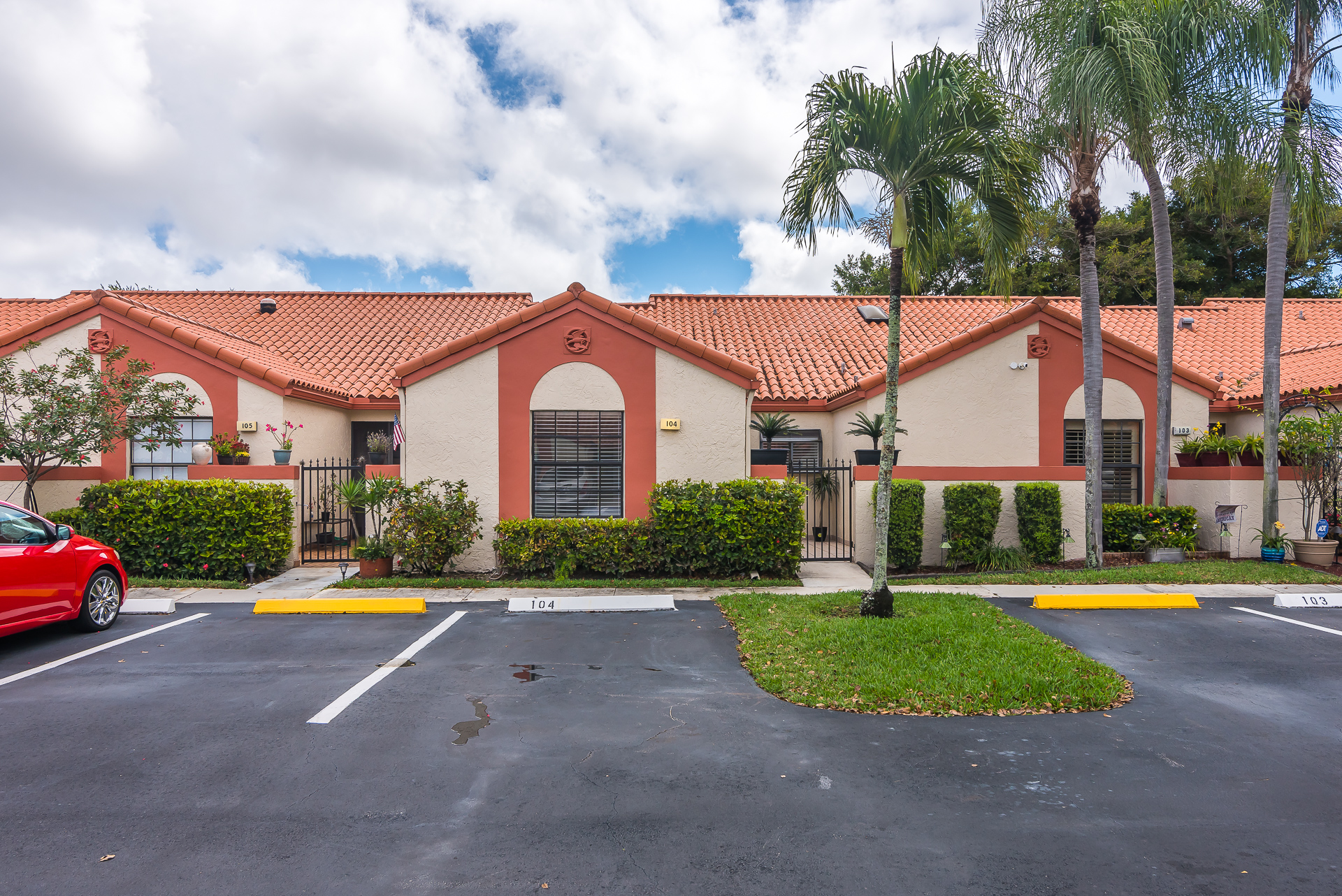 104 centennial Deerfield Beach, FL 33442 2 beds, Condo For Sale By