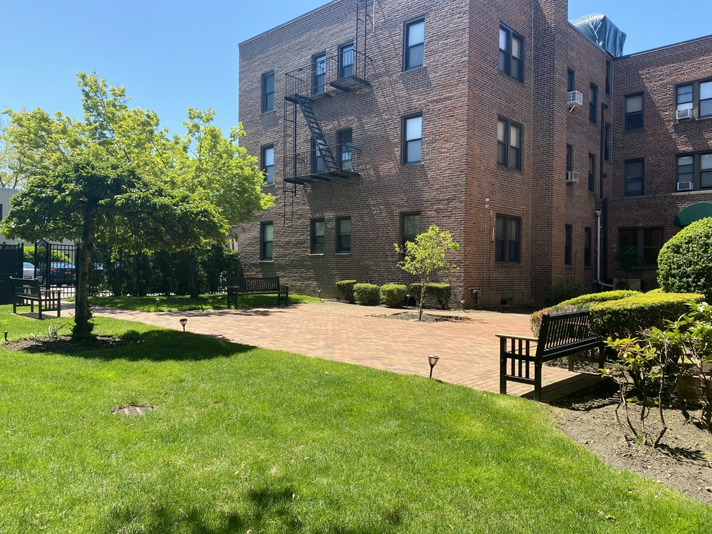 222 7th Street Garden City, NY 11530 1 beds, Condo For Sale By Owner